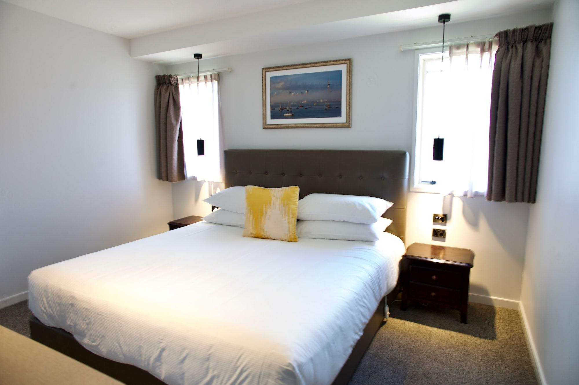 Regal Palms Resort Rotorua Exterior foto A bedroom at the hotel